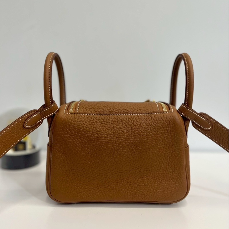 Hermes Mini Lindy 二代 金棕金 剛抱出來沒多久-1