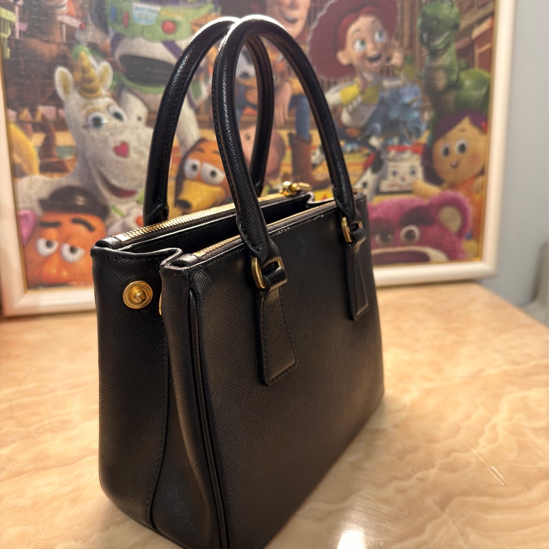 Prada Galleria nano 殺手包 （小號）黑金防刮牛皮-3