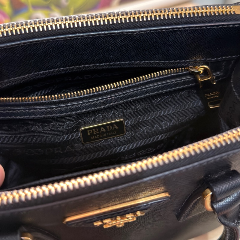 Prada Galleria nano 殺手包 （小號）黑金防刮牛皮-4