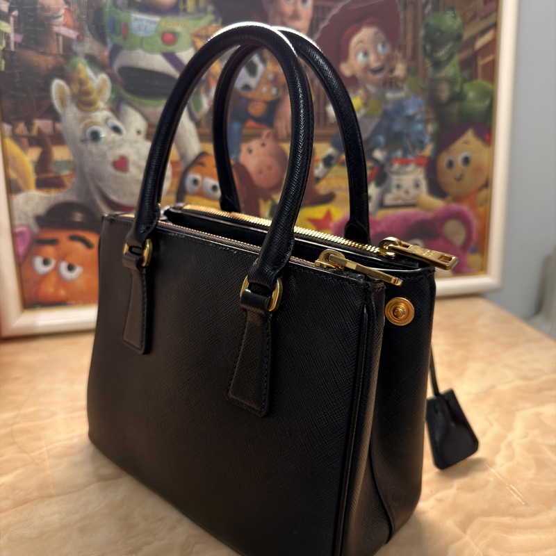 Prada Galleria nano 殺手包 （小號）黑金防刮牛皮-6