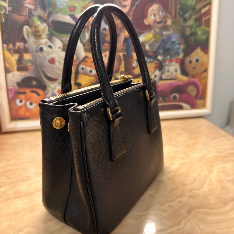 Prada Galleria nano 殺手包 （小號）黑金防刮牛皮-7