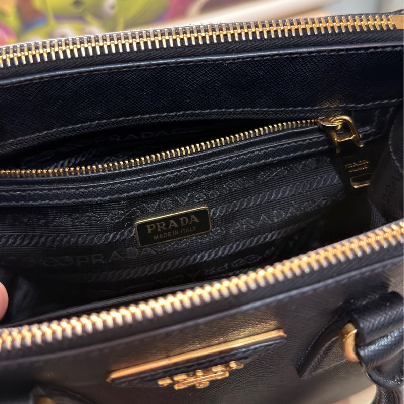 Prada Galleria nano 殺手包 （小號）黑金防刮牛皮-11