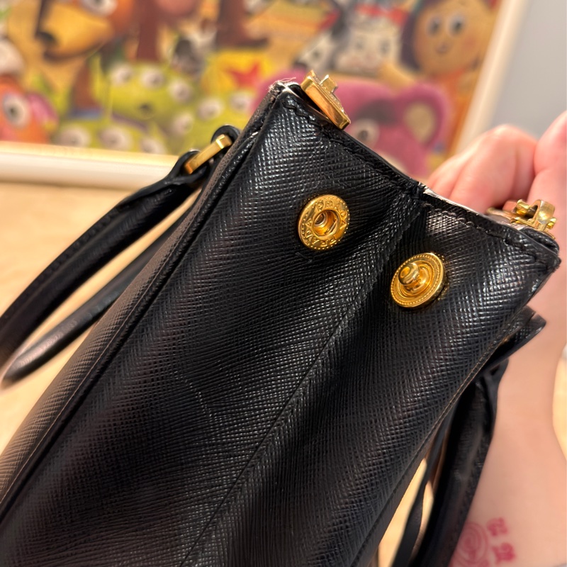 Prada Galleria nano 殺手包 （小號）黑金防刮牛皮-13
