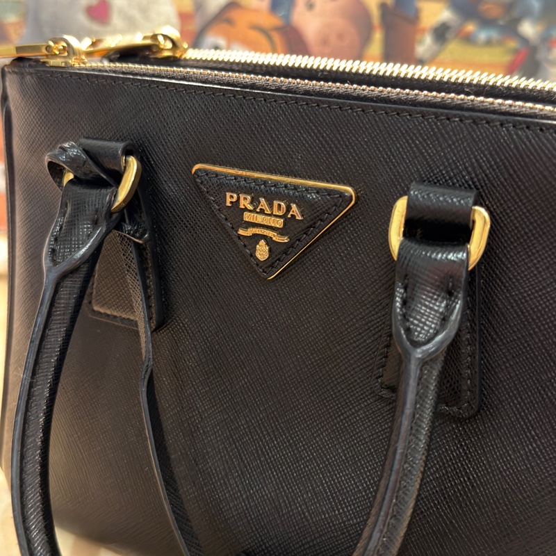 Prada Galleria nano 殺手包 （小號）黑金防刮牛皮-14