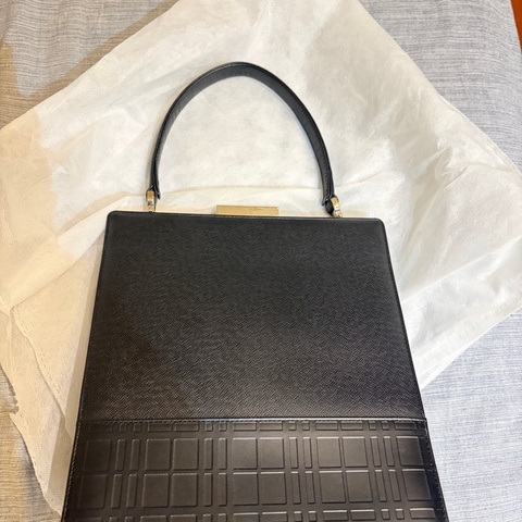 祖母扣黑色手提包