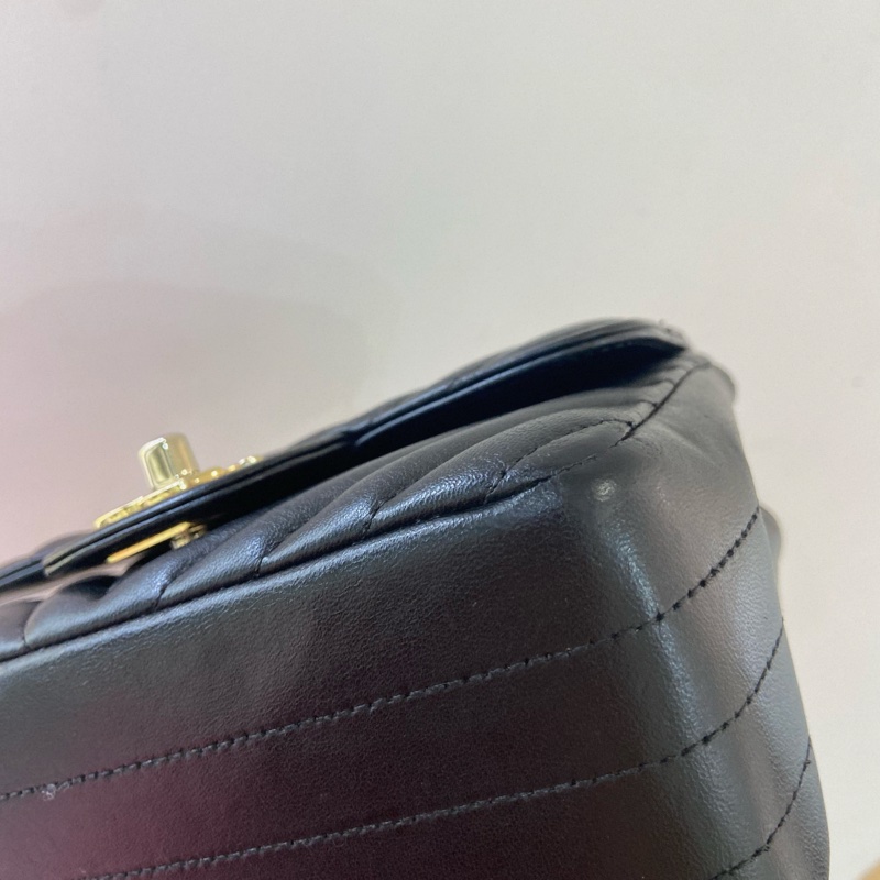 CHANEL MINI SQUARE 17cm 黑金-2