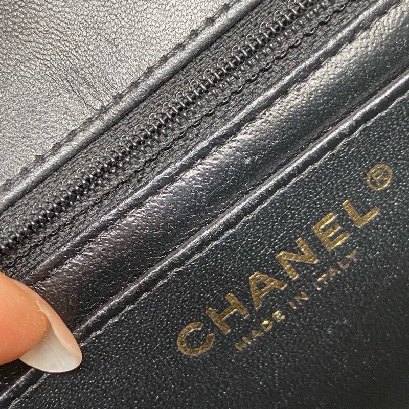 CHANEL MINI SQUARE 17cm 黑金-14