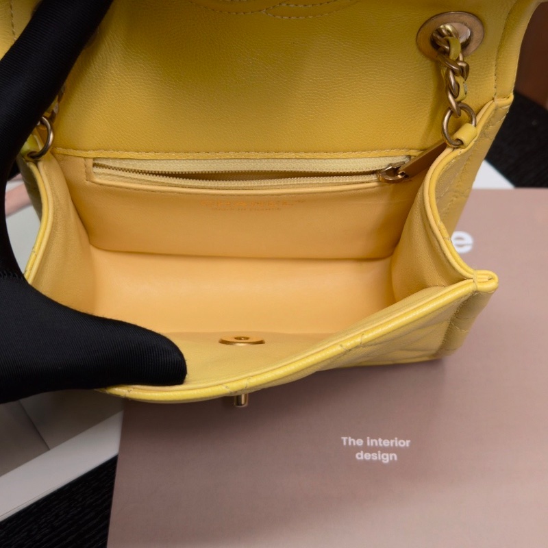CHANEL 黃色金扣 荔枝牛皮豆腐斜背包18*14*6 98新配件塵袋保卡-2