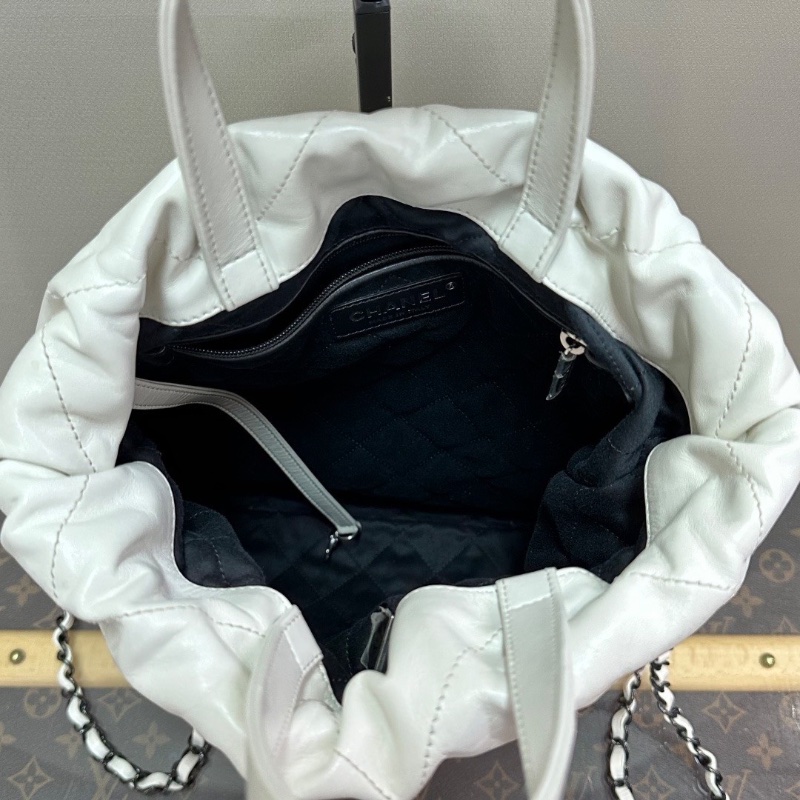 CHANEL白色22bag後背包29*34*8 98新配件塵袋-2
