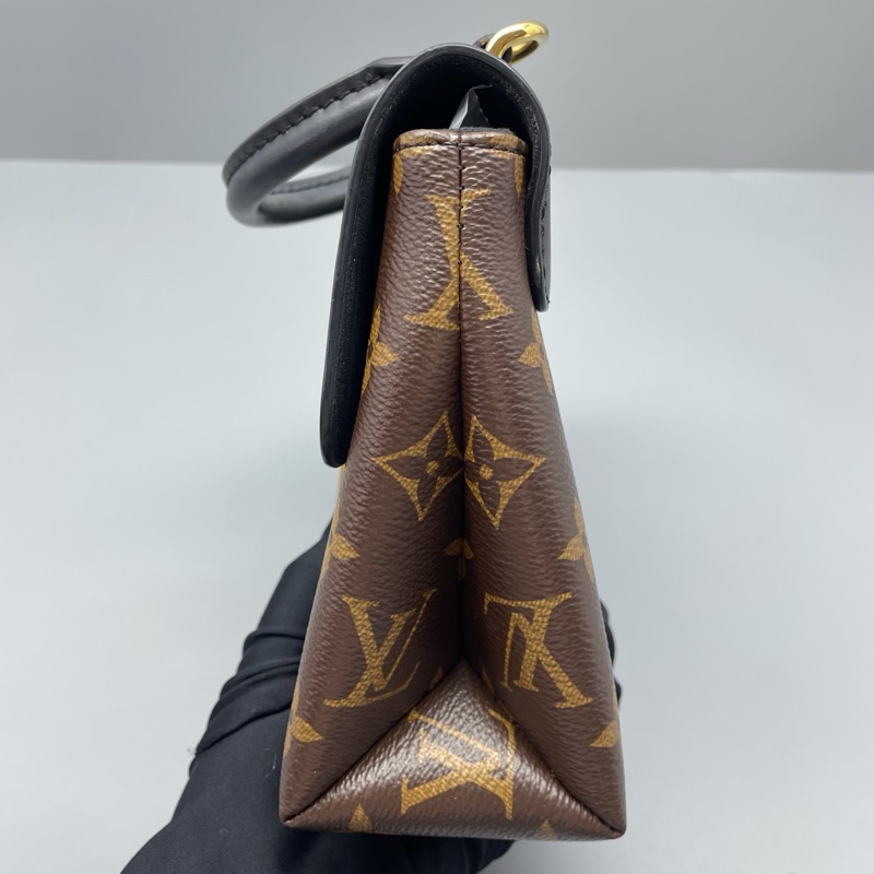 97新LV路易威登locky bb鎖頭包黑色芯片/21*16*7cm/-7