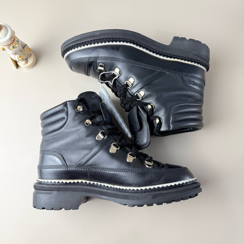 CHANEL香奈兒 黑金字母綁帶短靴 36.5碼-4