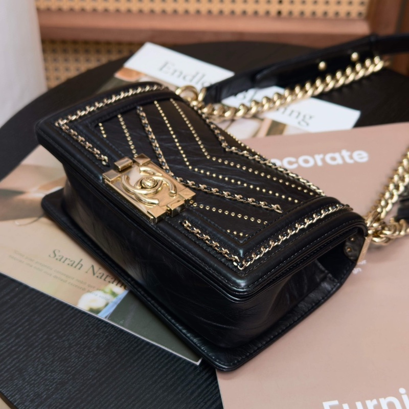 CHANEL限量款黑金leboy小號V紋釘珠手提肩背斜背鏈條包 20*13*6 98新配件塵袋 保卡-3