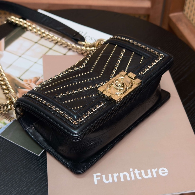 CHANEL限量款黑金leboy小號V紋釘珠手提肩背斜背鏈條包 20*13*6 98新配件塵袋 保卡-5