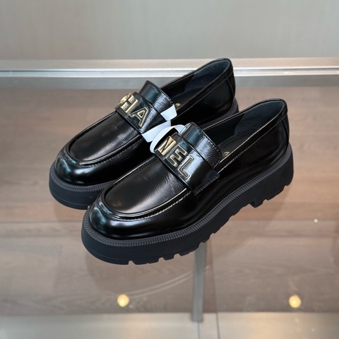 CHANEL 香奈兒 24B字母Logo厚底樂福鞋 尺碼 38.5