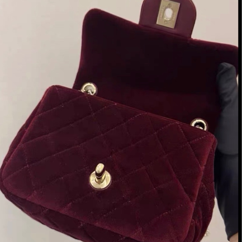 Chanel香奈兒 square flap bag水鑽金球酒紅色絲絨方胖子 滿滿高級感 30開有卡-6