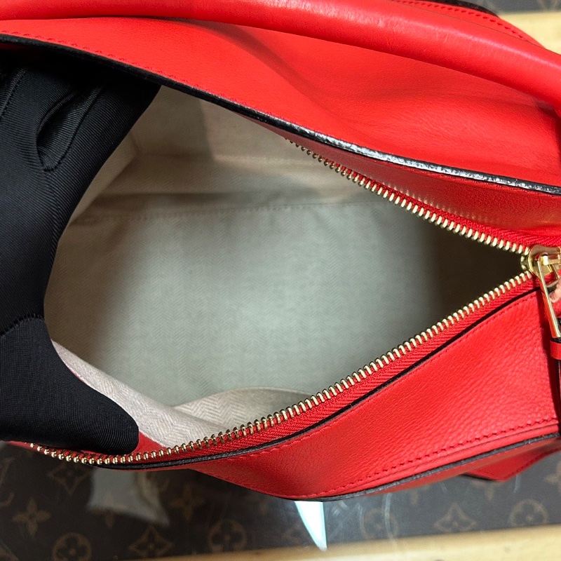 LOEWE 紅色金扣中號拼圖手提肩背斜背包29*19*12 98新配件塵袋-2