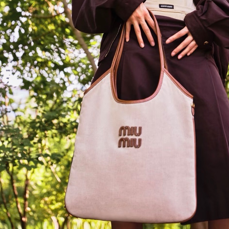 MIUMIU米白色帆布拼皮ivy 手提肩背托特包36*40 全新閒置配件塵袋-0