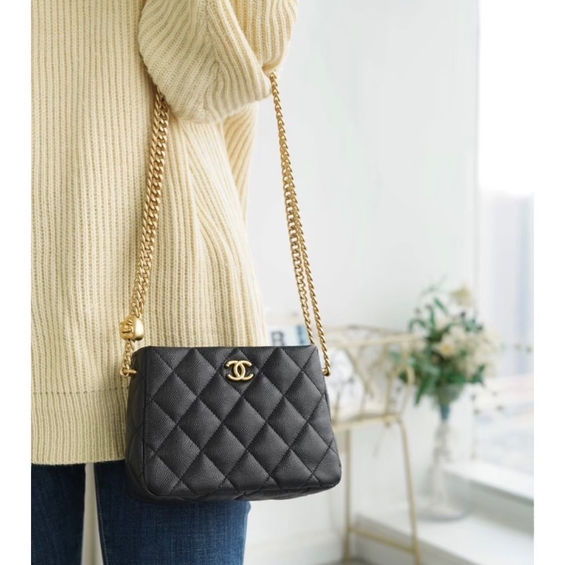 CHANEL黑金23P愛心 金球肩背斜背鏈條包 18*13*6 98新配件塵袋-0