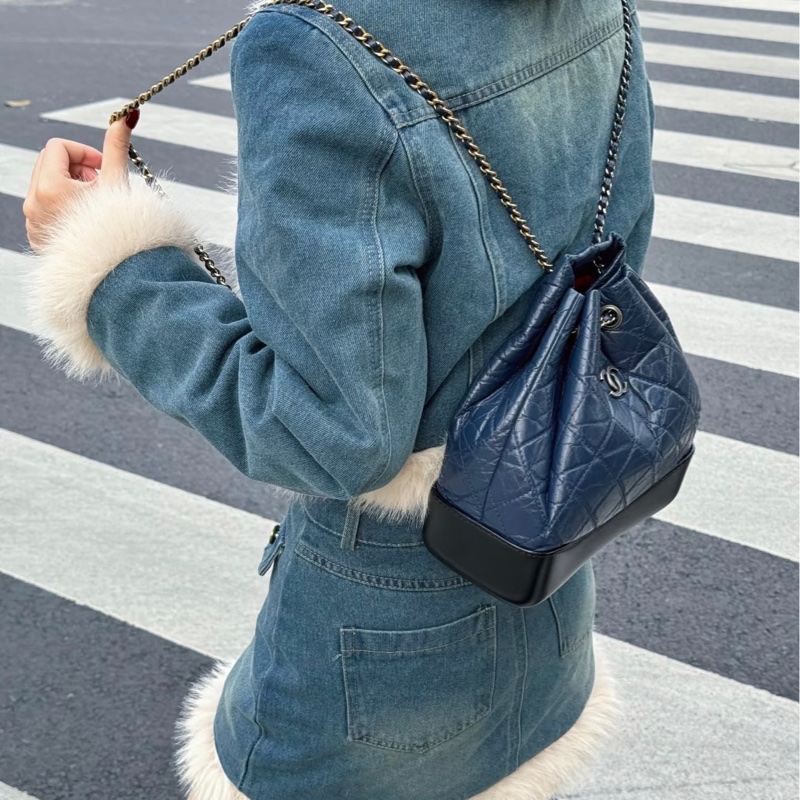 「M.Y精品」 Chanel 小香 流浪包 後背包 深藍配黑 小號-3