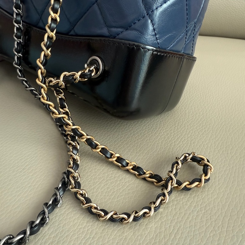 「M.Y精品」 Chanel 小香 流浪包 後背包 深藍配黑 小號-18