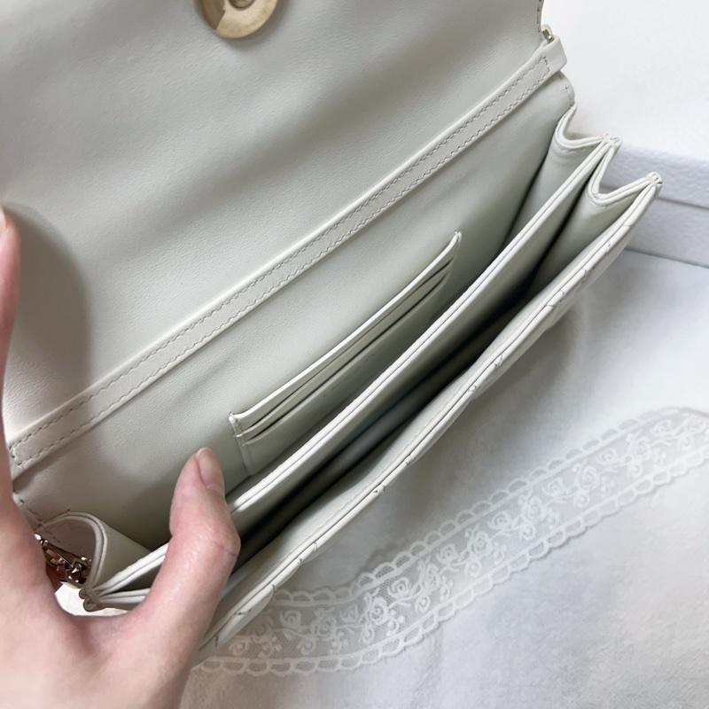 ෆ Dior Miss Dior Woc珍珠鏈條包-19