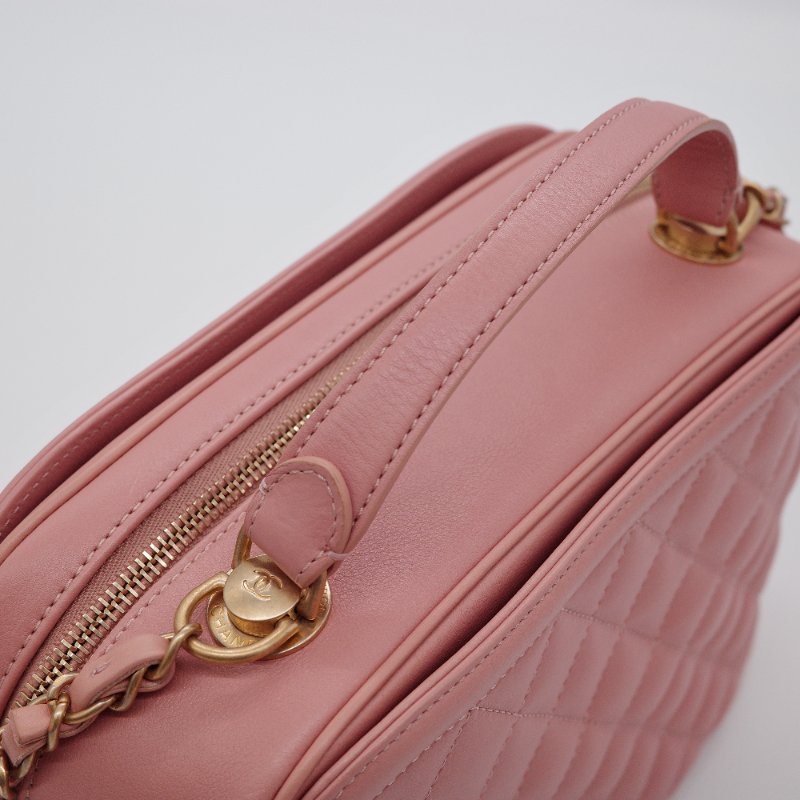 Chanel香奈兒 粉紅色菱格紋 羊皮 中型 兩用化妝包 相機包-6