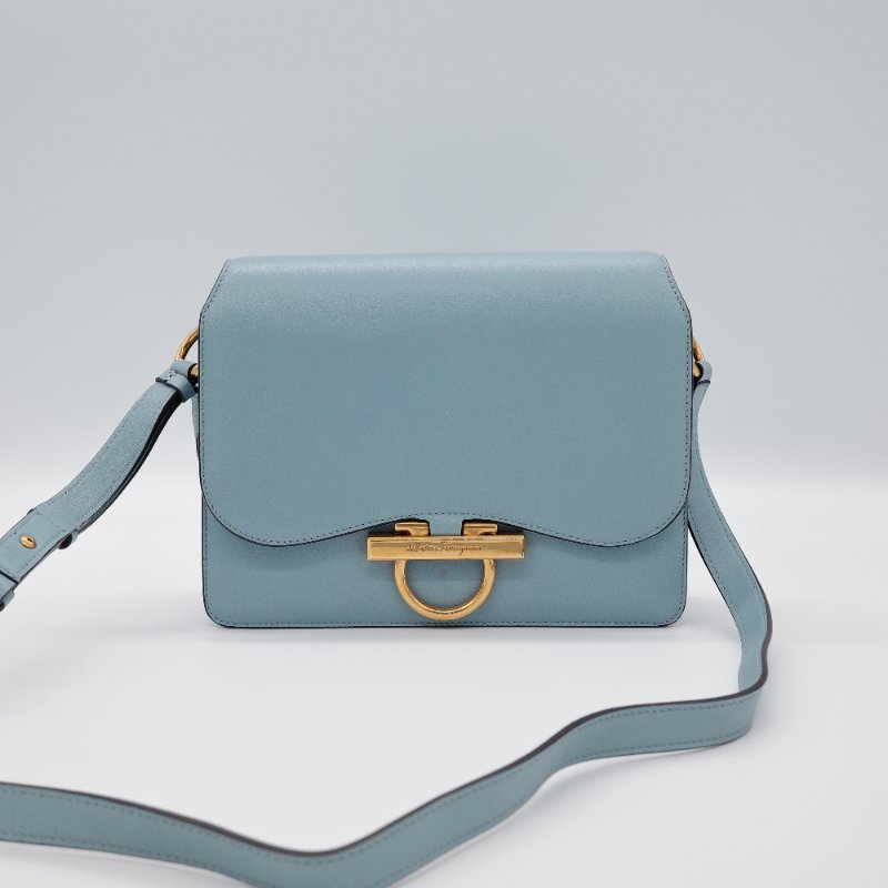 （ 很新很美 💙多分層）Salvatore Ferragamo 菲拉格慕 Joanne 淺藍色 光面小牛皮 翻蓋包 斜背包 風琴包-1