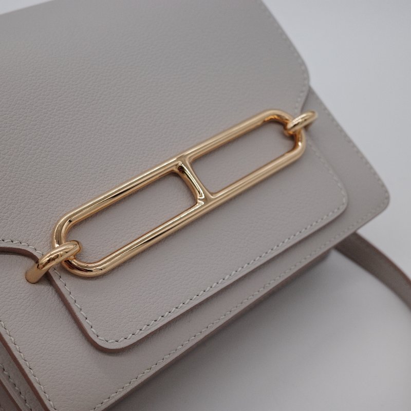 Hermès愛馬仕 Sac Roulis 18 D刻 珍珠灰 牛皮 斜背包 豬鼻子包-5