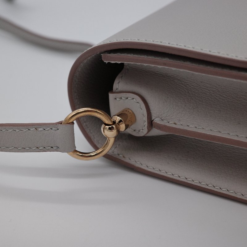 Hermès愛馬仕 Sac Roulis 18 D刻 珍珠灰 牛皮 斜背包 豬鼻子包-6