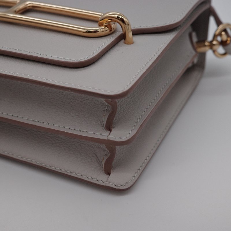 Hermès愛馬仕 Sac Roulis 18 D刻 珍珠灰 牛皮 斜背包 豬鼻子包-8