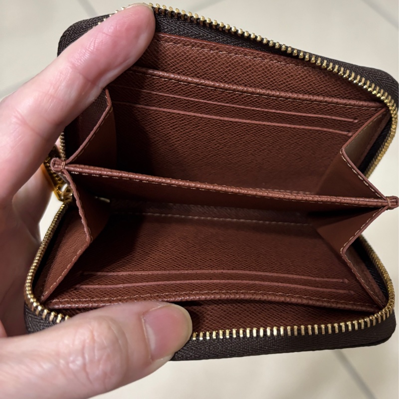LV ㄇ拉零錢包-2