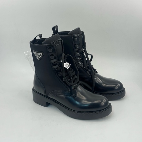 閒置新 Prada普拉達/36碼/黑色三角標系帶短靴/無附件