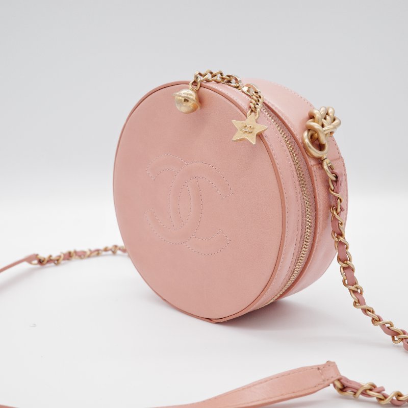 Chanel香奈兒 Round as Earth 粉橘色 牛皮 圓餅斜背小包-2