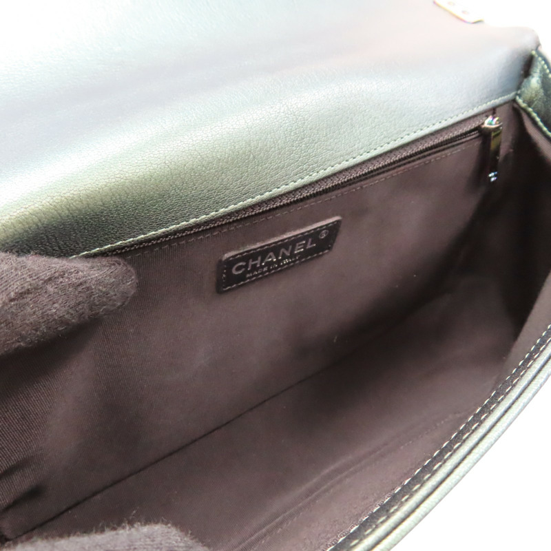 綠色 Iridescent 菱格紋 牛皮 BOY 28 鍊帶肩背包【CHANEL 香奈兒】 A67086-4