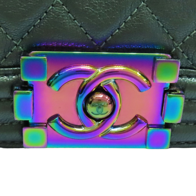 綠色 Iridescent 菱格紋 牛皮 BOY 28 鍊帶肩背包【CHANEL 香奈兒】 A67086-6