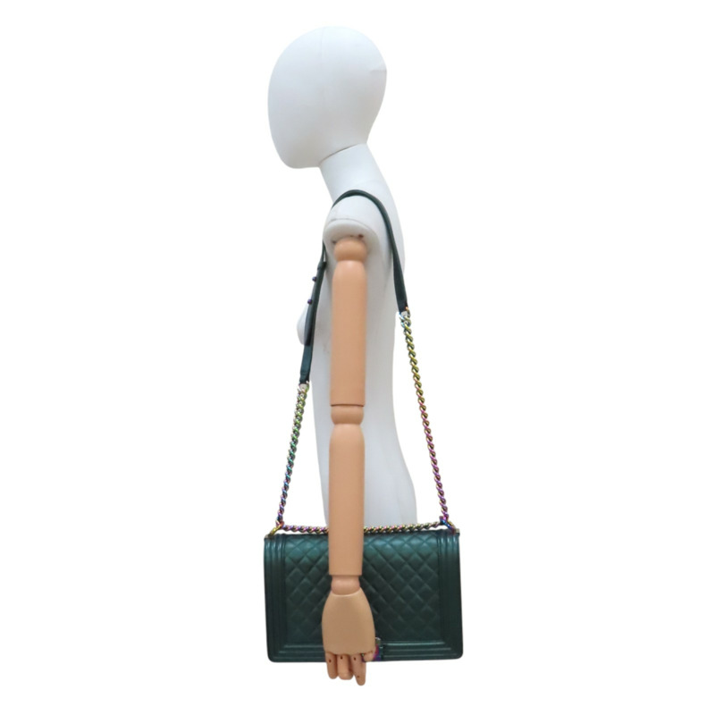 綠色 Iridescent 菱格紋 牛皮 BOY 28 鍊帶肩背包【CHANEL 香奈兒】 A67086-11