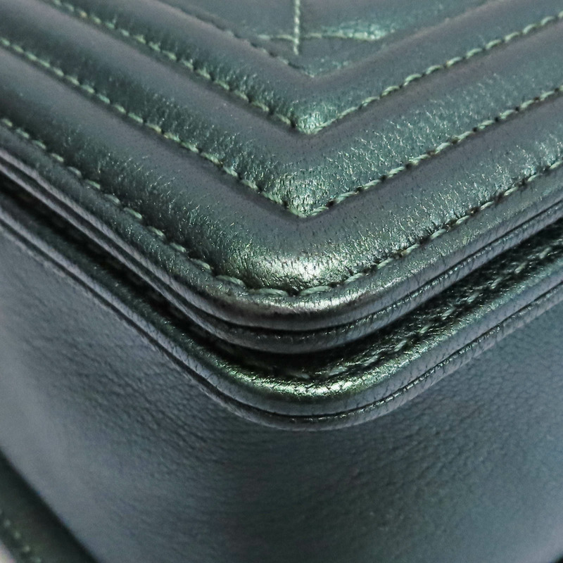 綠色 Iridescent 菱格紋 牛皮 BOY 28 鍊帶肩背包【CHANEL 香奈兒】 A67086-12