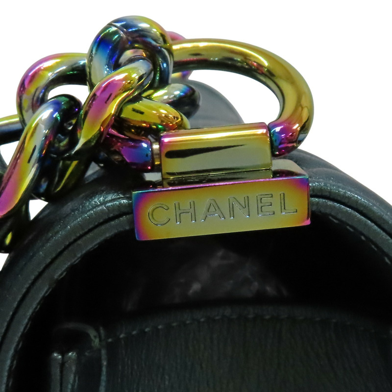 綠色 Iridescent 菱格紋 牛皮 BOY 28 鍊帶肩背包【CHANEL 香奈兒】 A67086-16