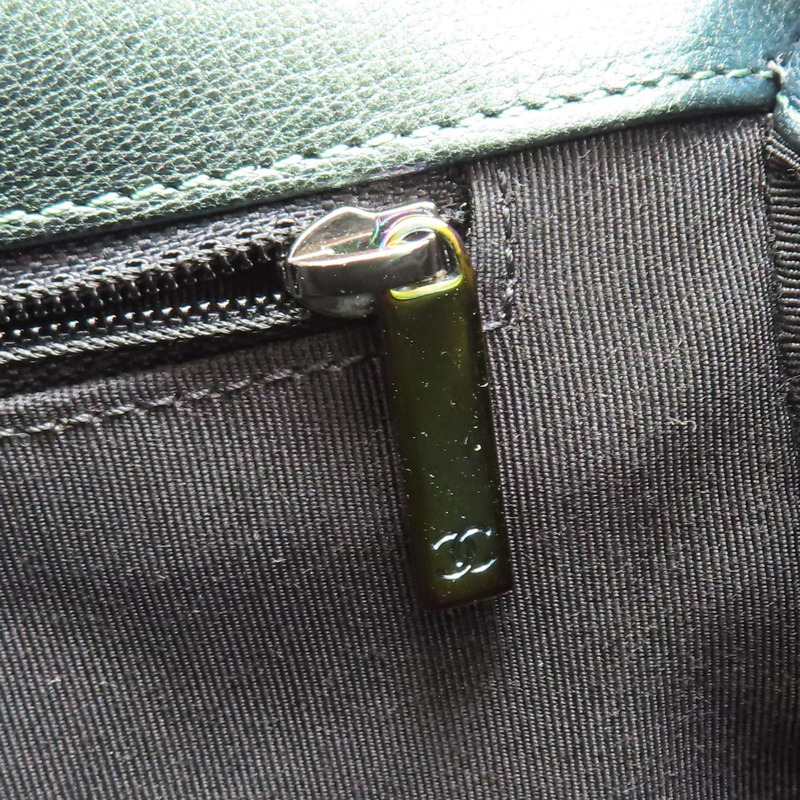 綠色 Iridescent 菱格紋 牛皮 BOY 28 鍊帶肩背包【CHANEL 香奈兒】 A67086-17