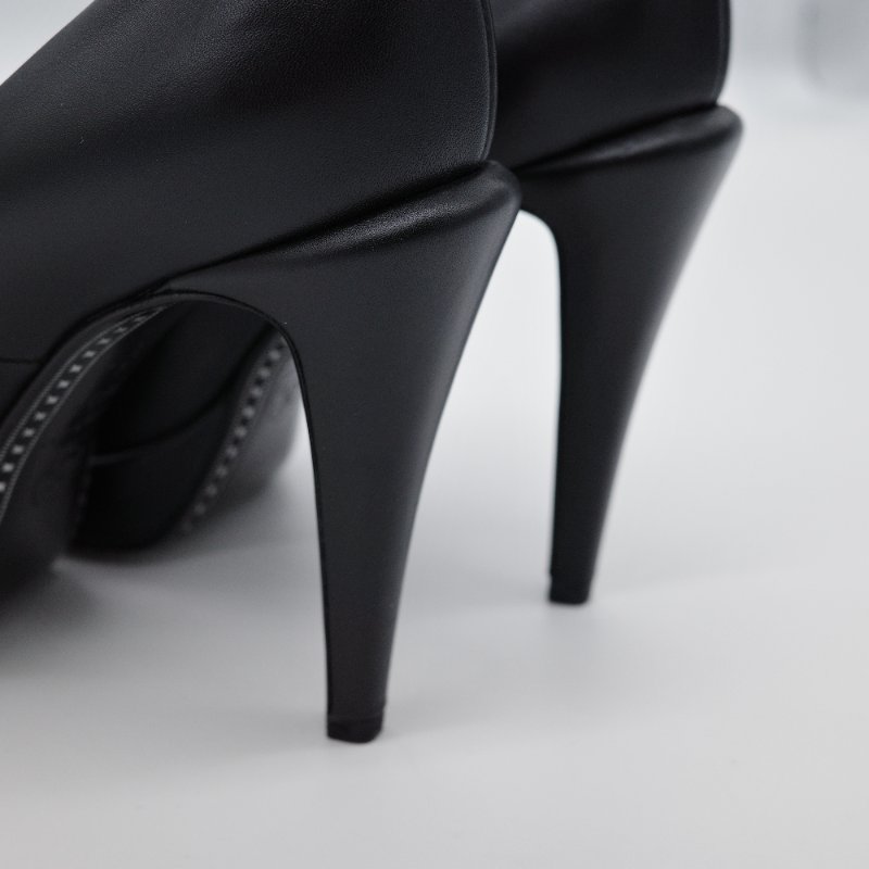 Chanel香奈兒 黑色皮革拼接銀色金屬 鞋頭高跟鞋-10