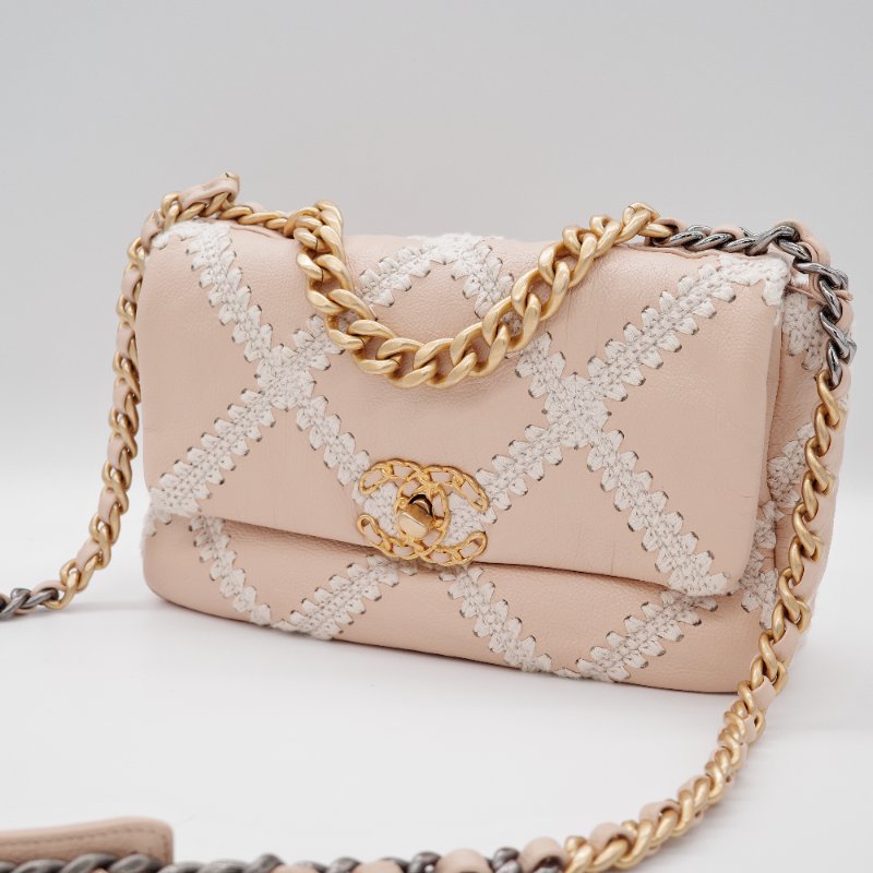 Chanel香奈兒 19 米色 大菱格紋白色鉤針縫線 小牛皮 翻蓋包 肩背包-2