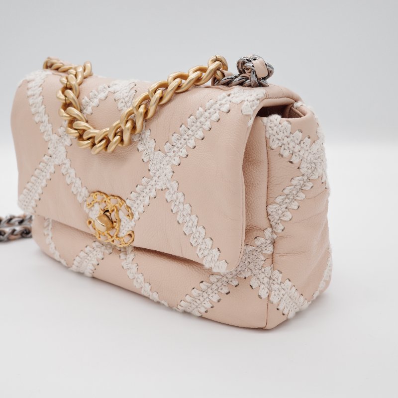 Chanel香奈兒 19 米色 大菱格紋白色鉤針縫線 小牛皮 翻蓋包 肩背包-4