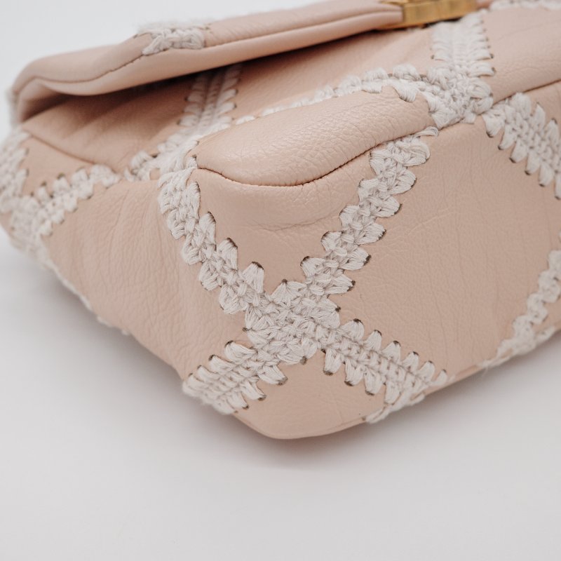 Chanel香奈兒 19 米色 大菱格紋白色鉤針縫線 小牛皮 翻蓋包 肩背包-10