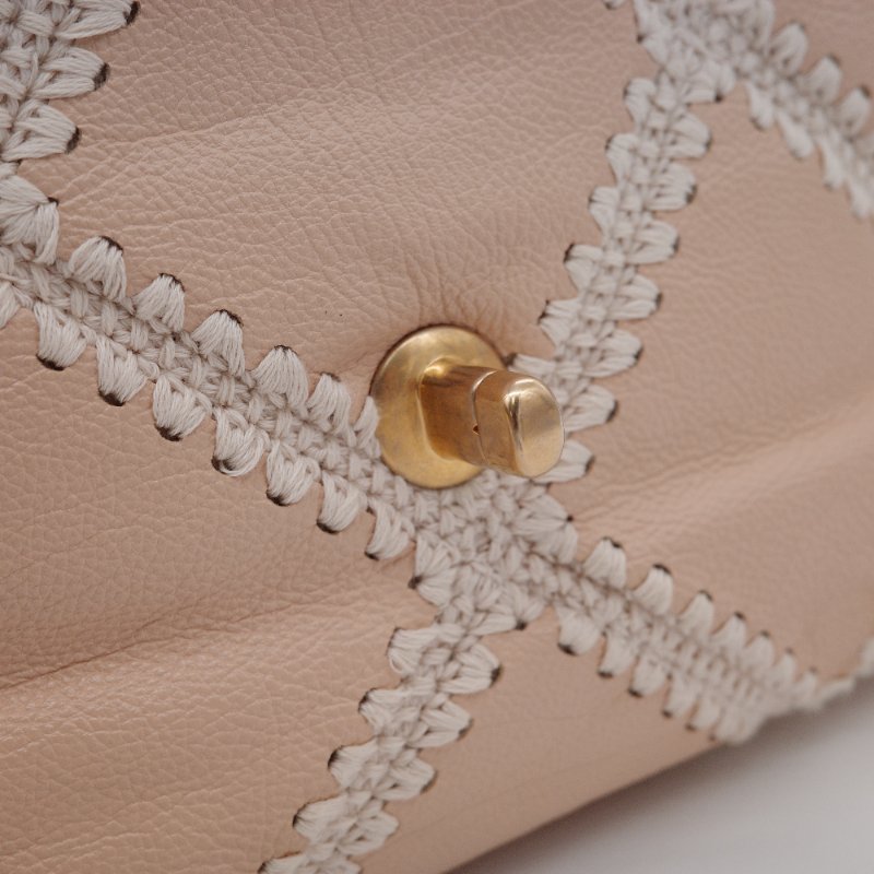 Chanel香奈兒 19 米色 大菱格紋白色鉤針縫線 小牛皮 翻蓋包 肩背包-13