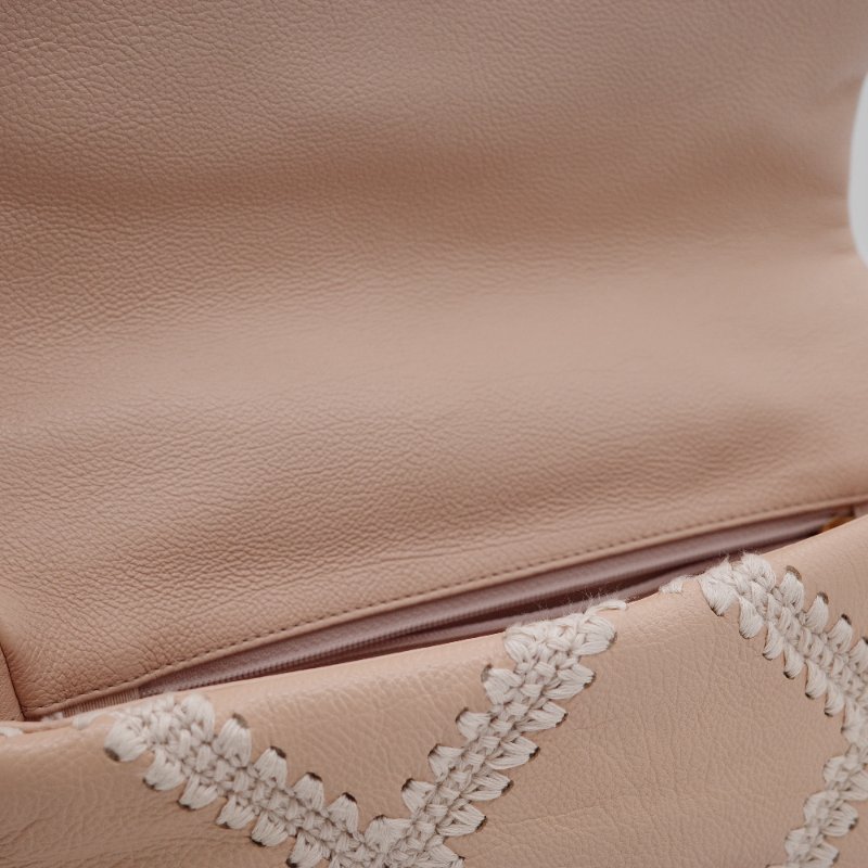 Chanel香奈兒 19 米色 大菱格紋白色鉤針縫線 小牛皮 翻蓋包 肩背包-15