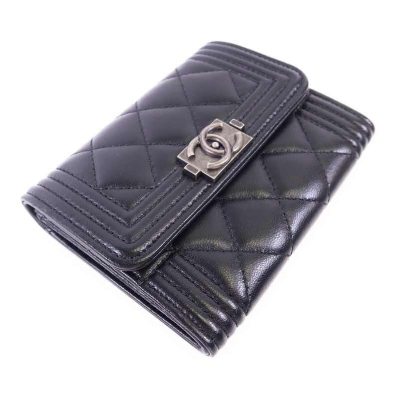 CHANEL 羊皮皮革Boy Card Holder銀扣卡片套-2