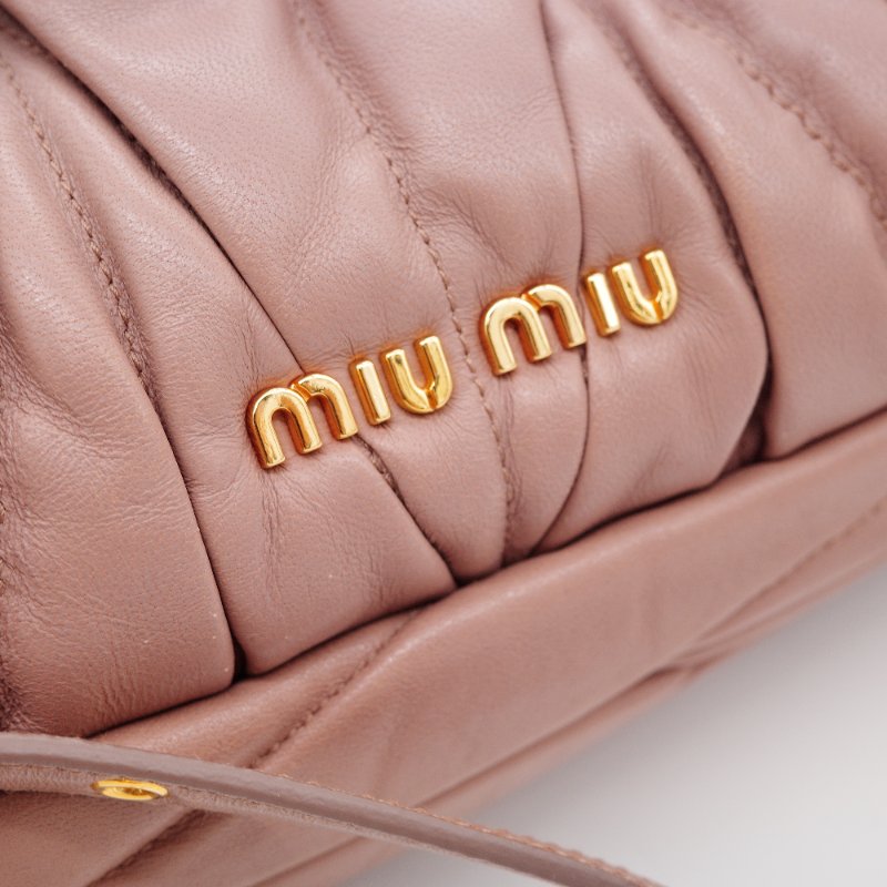 Miu Miu繆繆 Matelassé 經典抓皺 霧粉色 羊皮 肩背包 手提包-7