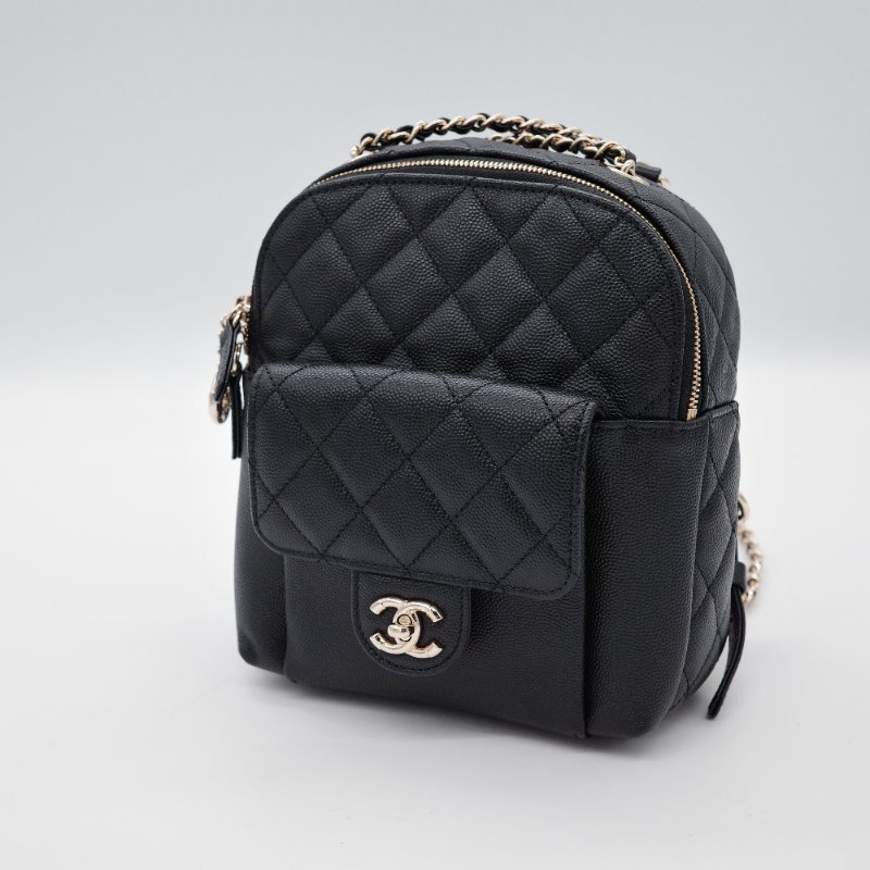 Chanel香奈兒CC Day 黑色 魚子醬小牛皮 迷你後背包-1