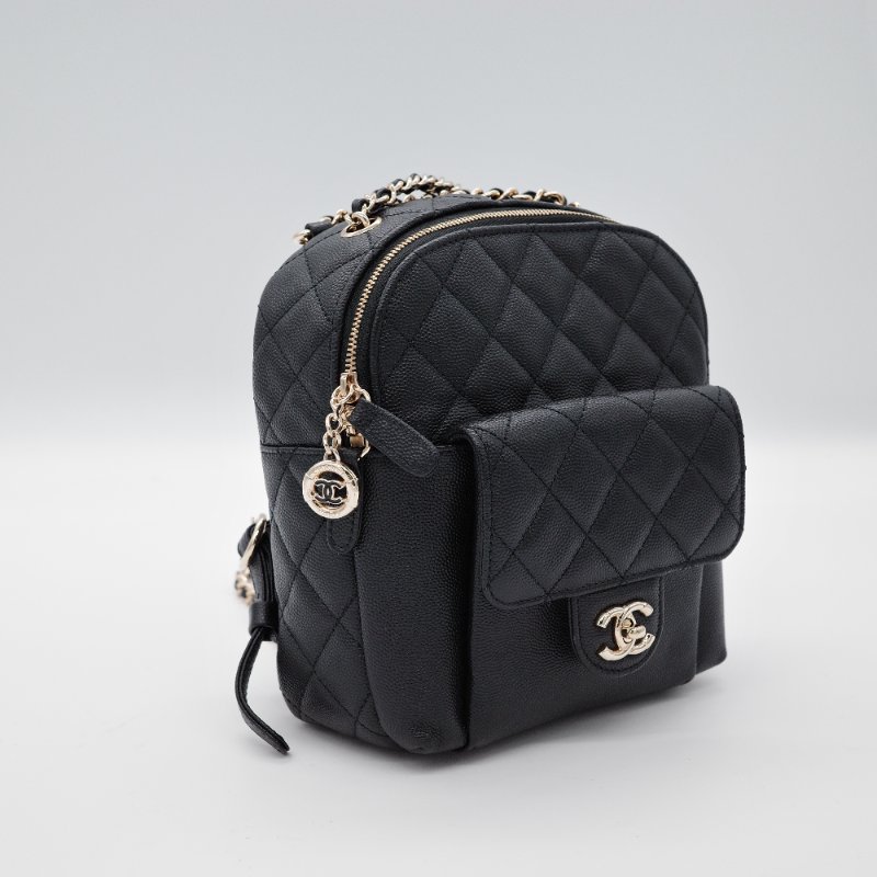 Chanel香奈兒CC Day 黑色 魚子醬小牛皮 迷你後背包-2