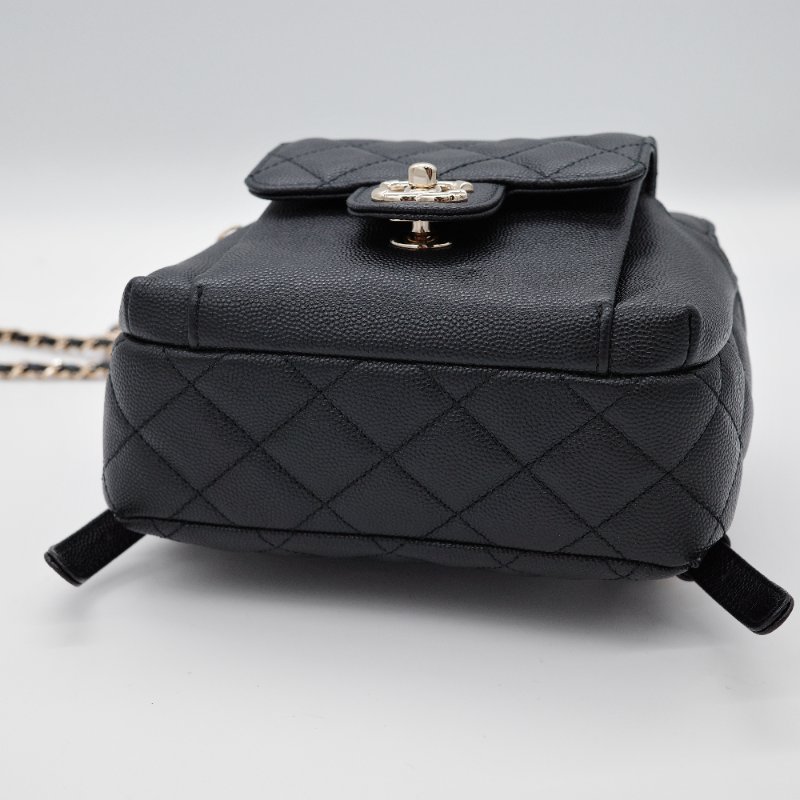Chanel香奈兒CC Day 黑色 魚子醬小牛皮 迷你後背包-3